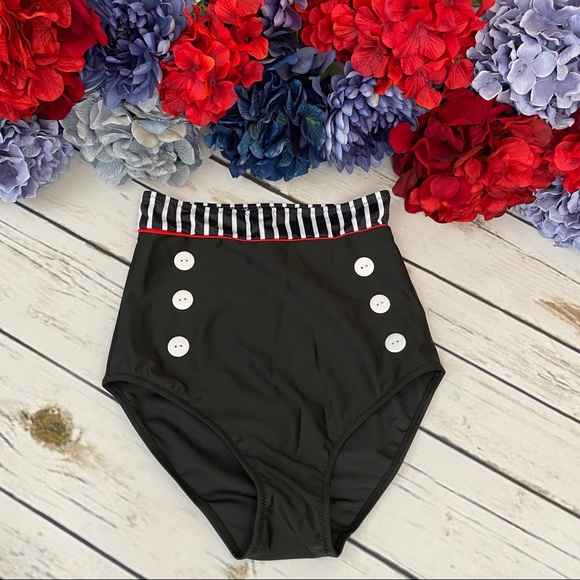 Retro Black & White Dot High Waist Push-Up Bikini - Picture 9 of 16